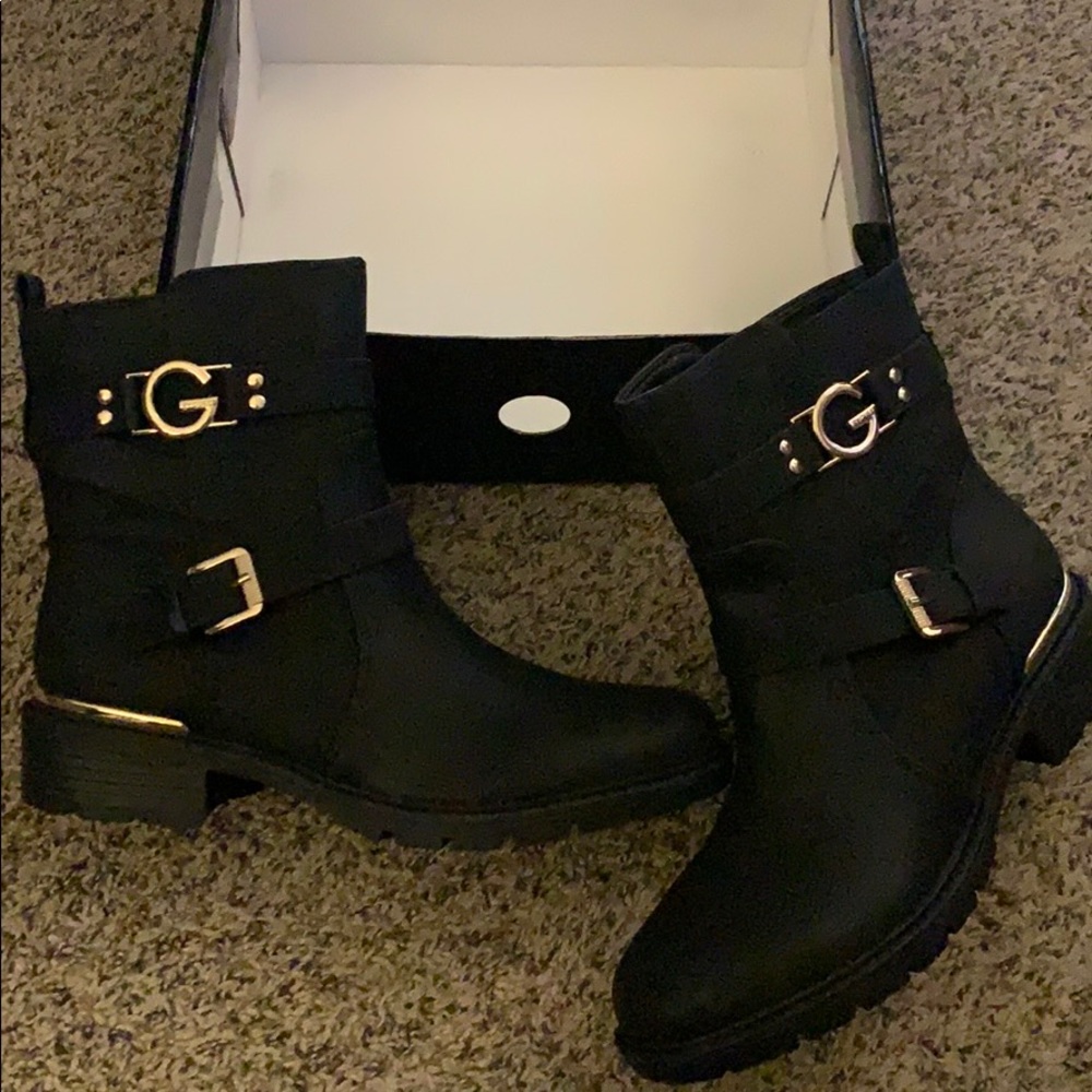 NWT GBG Guess boots